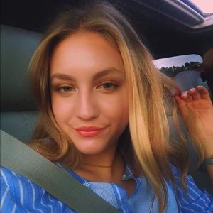 Meet your Posher, Anna celeste