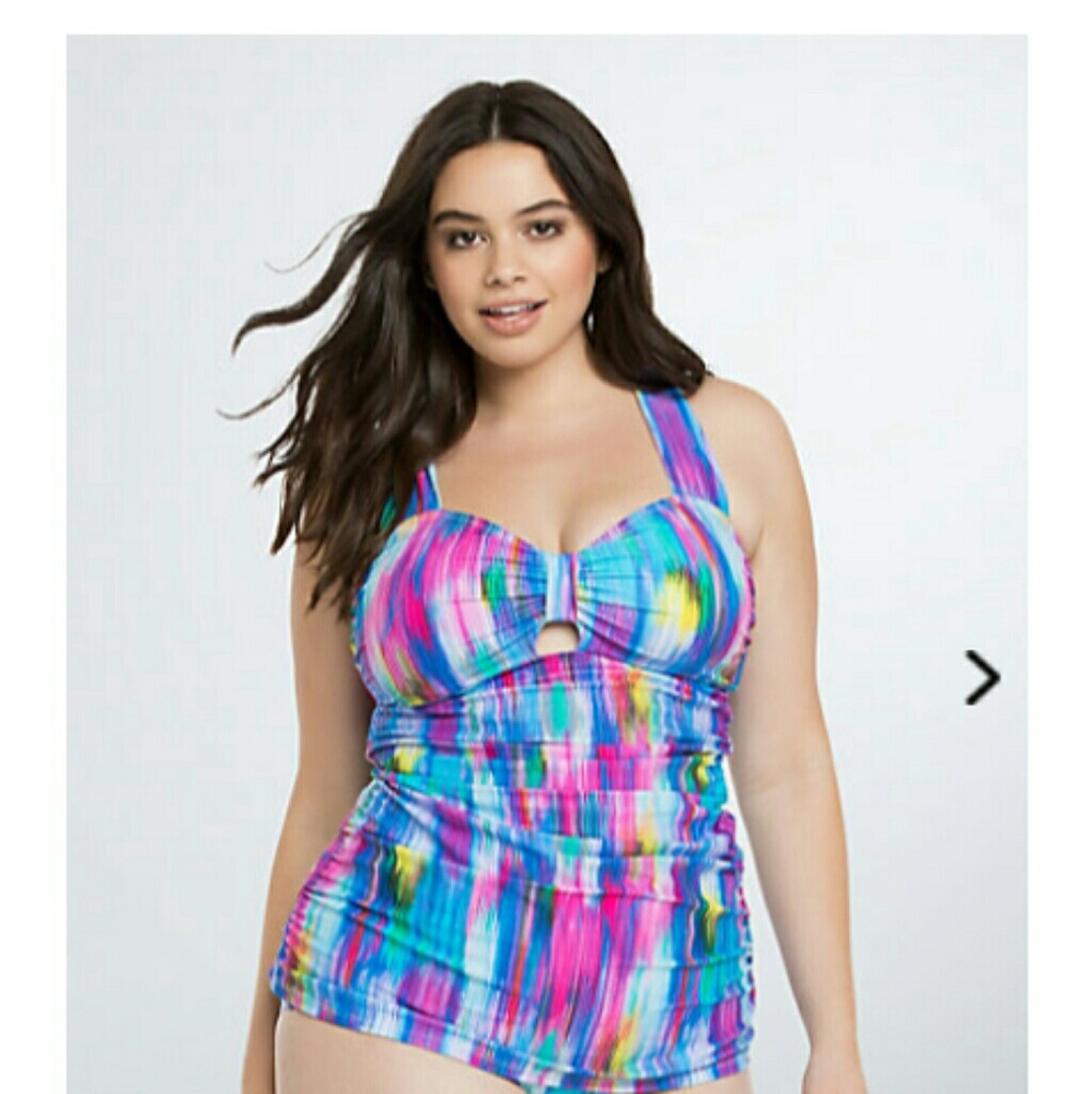 Abstract striped tankini top torrid size 2 nwt
