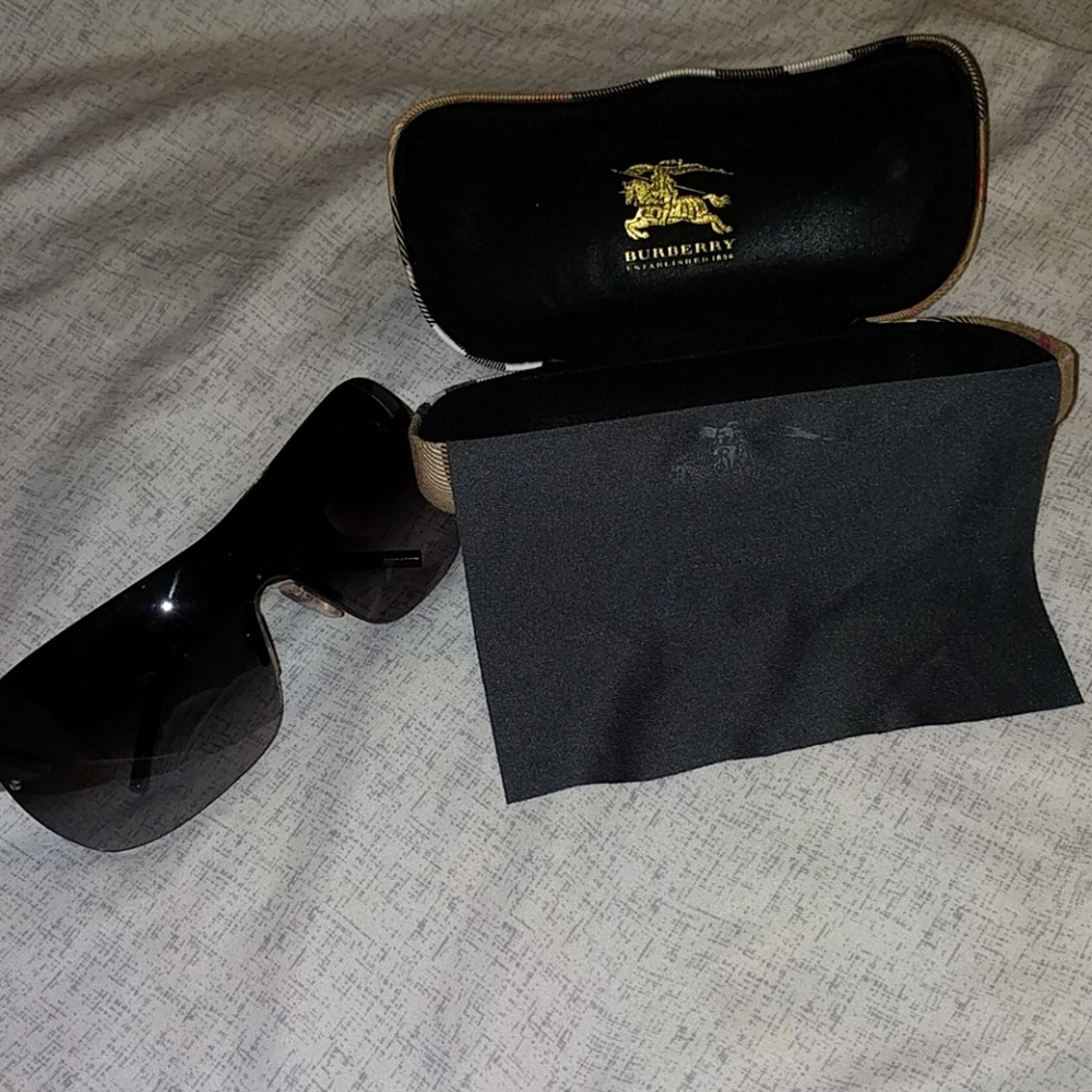 Authentic Burberry Sunglasses B 3033