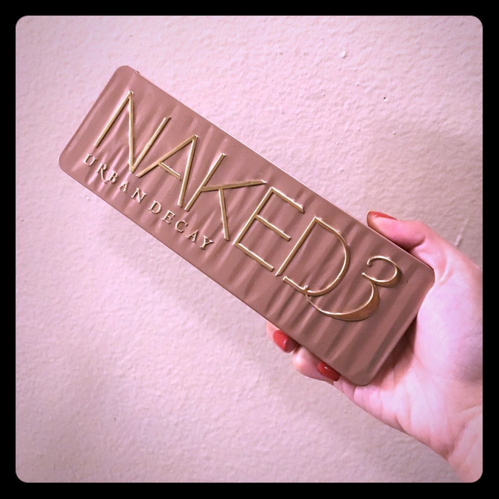 Naked 3 eyeshadow palette