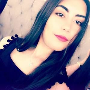 Meet your Posher, Daniela