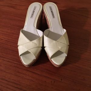 Via Spiga like New! White cork wedge sandals 8.5