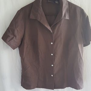 Professional short sleeve button-up