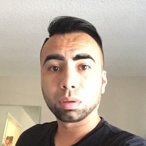 Meet your Posher, Cesar