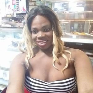 Meet your Posher, Chloe