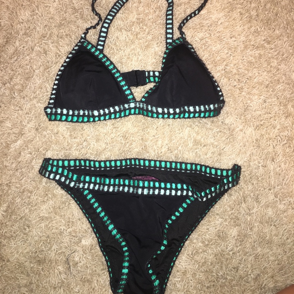 Super cute bikini!