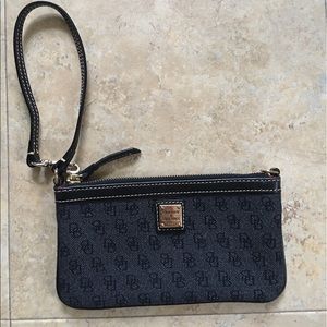 Dooney & Bourke Large Slim Wristlet, Women's Black