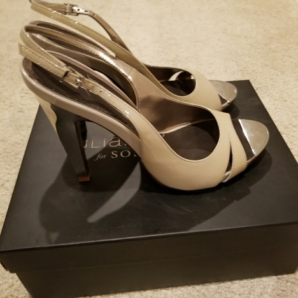 Sandals - Picture 2 of 5
