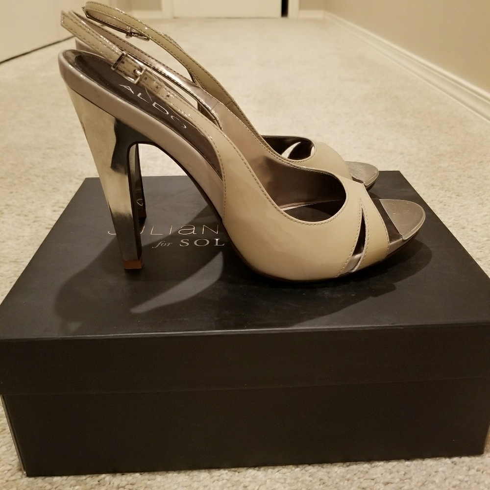 Sandals - Picture 3 of 5