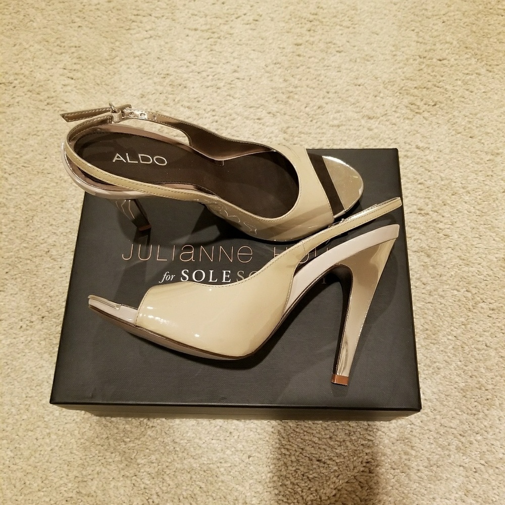 Sandals - Picture 4 of 5