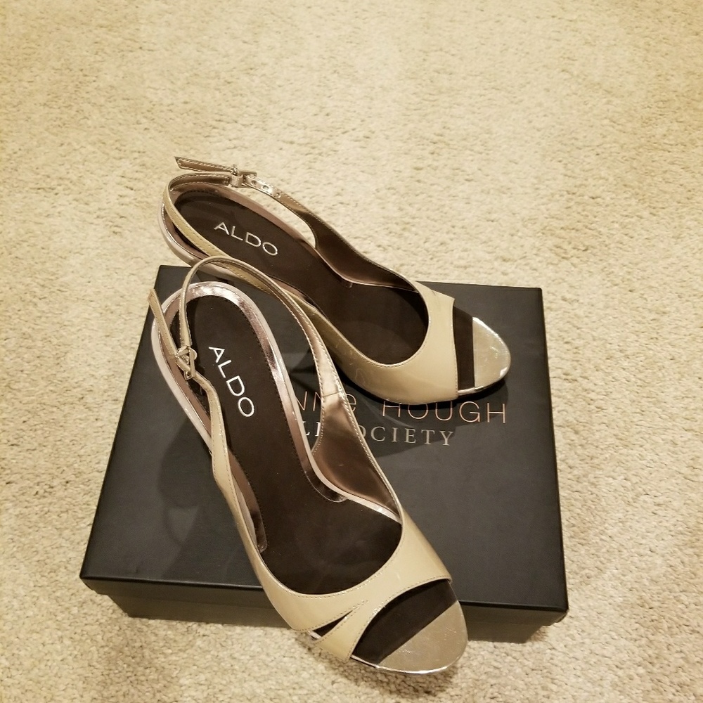 Sandals - Picture 5 of 5