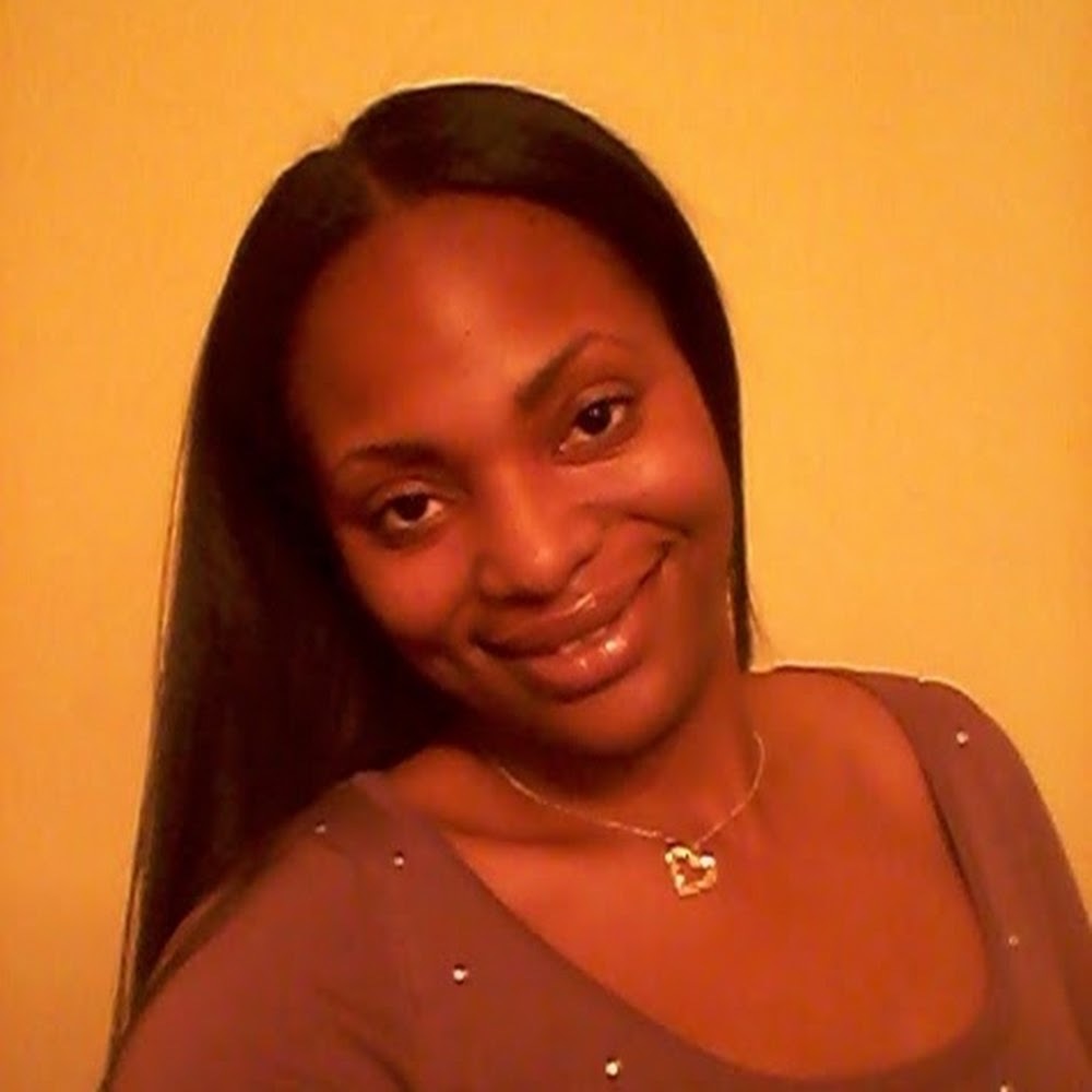 Meet your Posher, Deebeauty