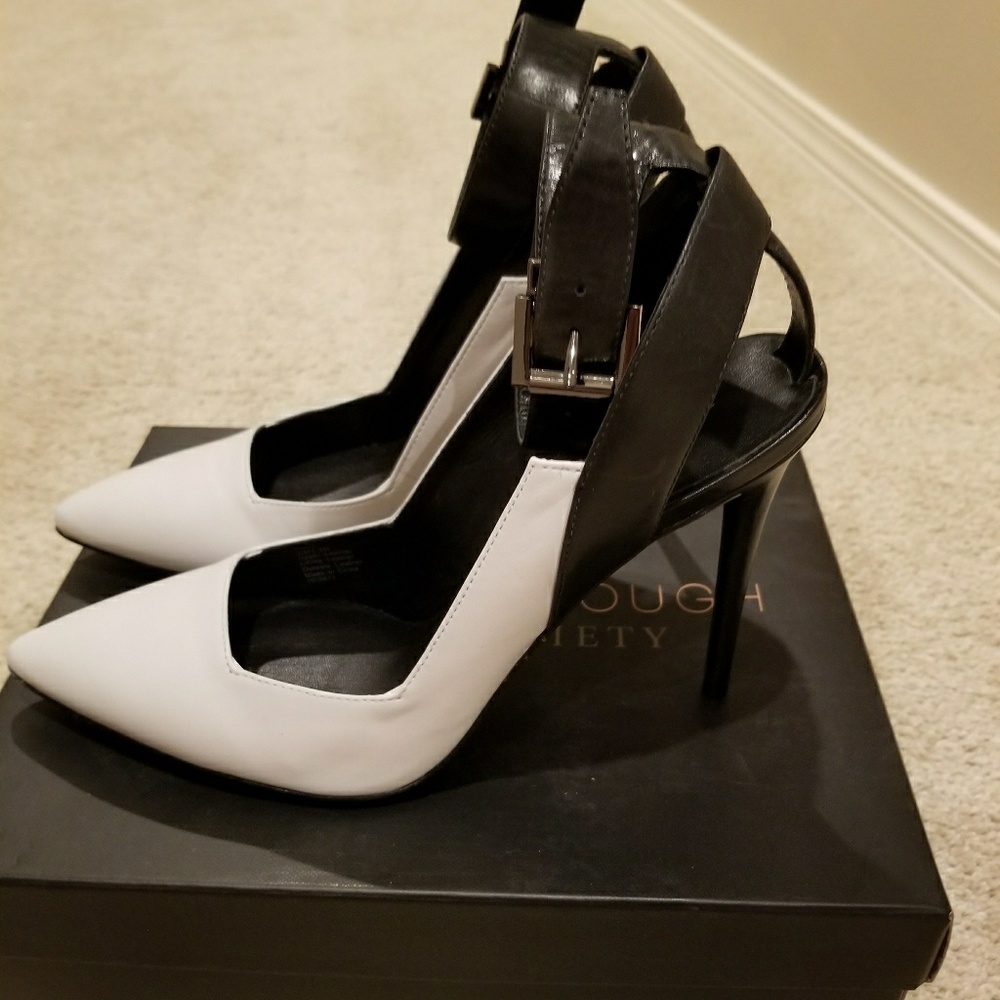 kenneth cole pump shoes.