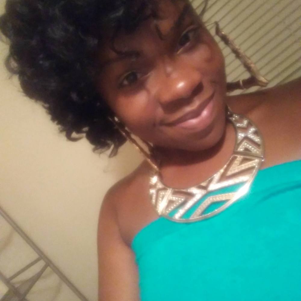 Meet your Posher, Ambria