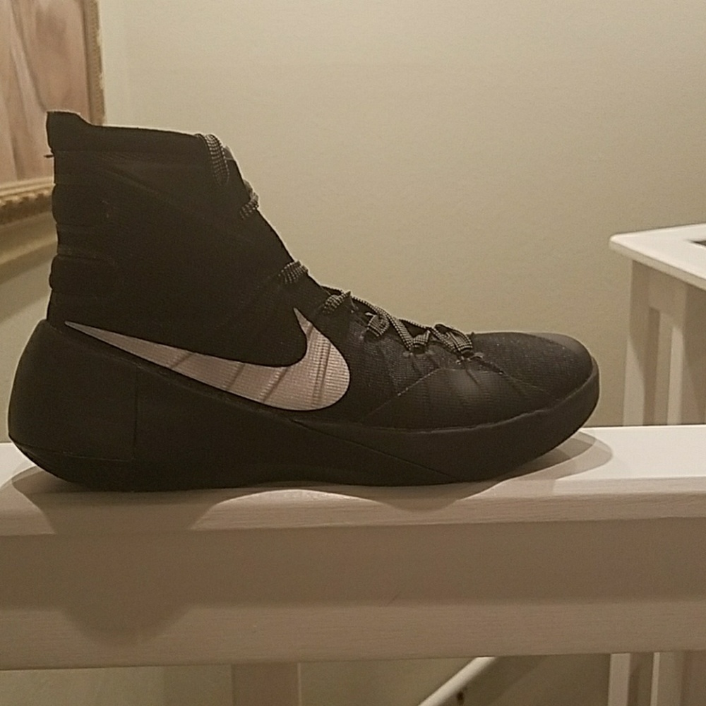 Hyper dunks