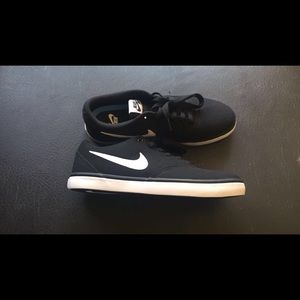 Men's solarsoft SB nikes