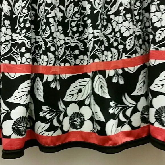 Max Studio top - Picture 2 of 4