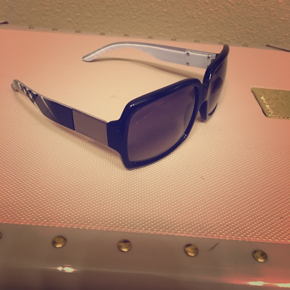 Burberry sunglasses
