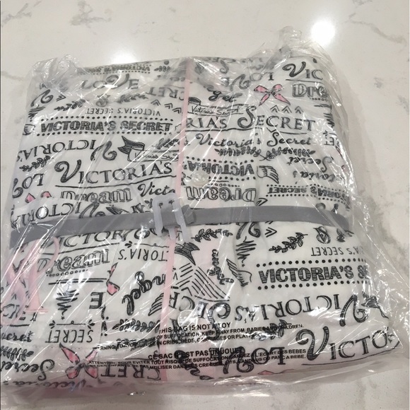 Victoria's Secret Flannel Pajamas Sz XS - Picture 3 of 3