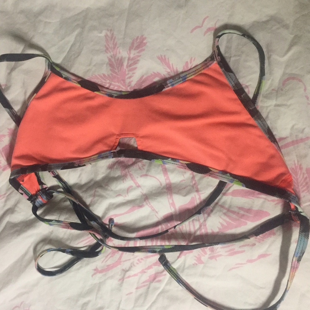 Jolyn "Jaurus" Papaya/pattern swimsuit top