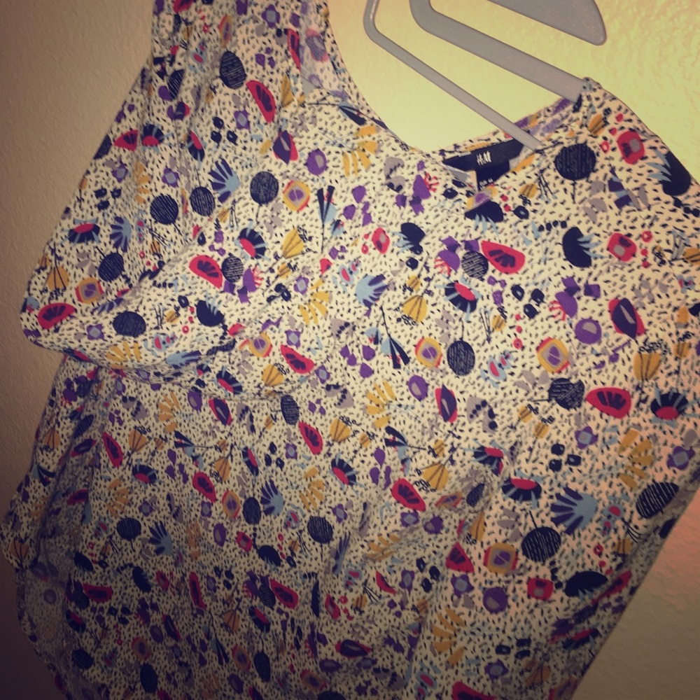 Like new H&M flowy shirt!