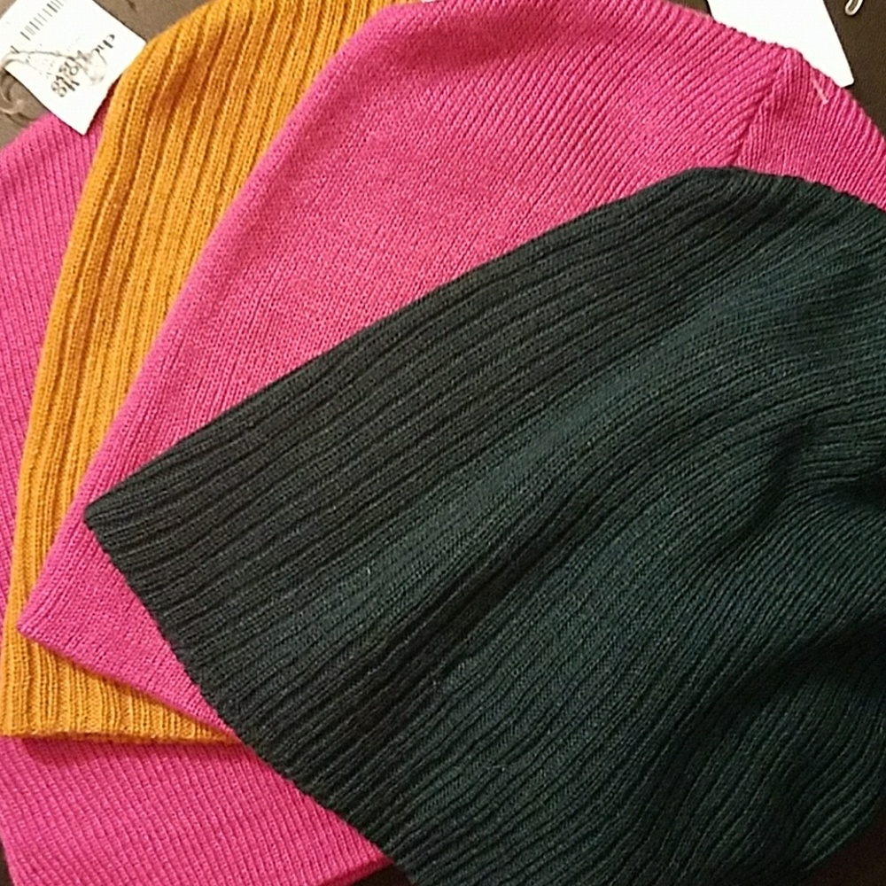 Brand new women winter hats 7.00