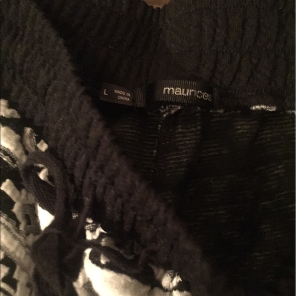 B/w funky pattern comfy shorts w/ drawstring - Picture 4 of 4