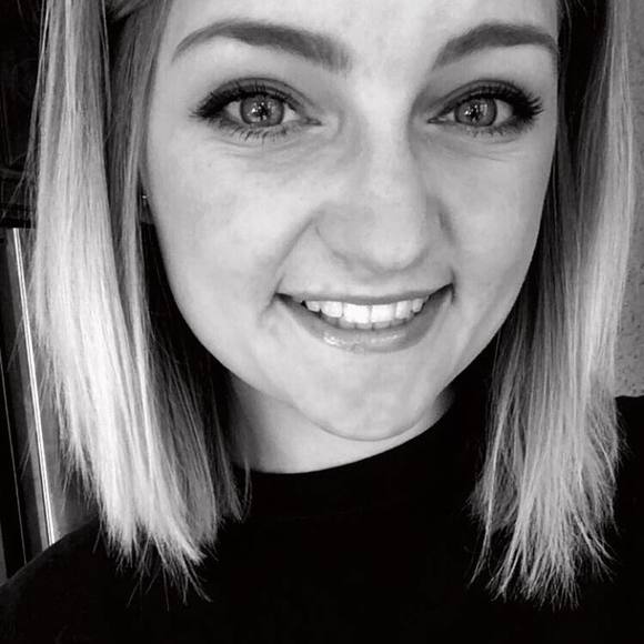 Meet your Posher, Claire - Picture 2 of 2