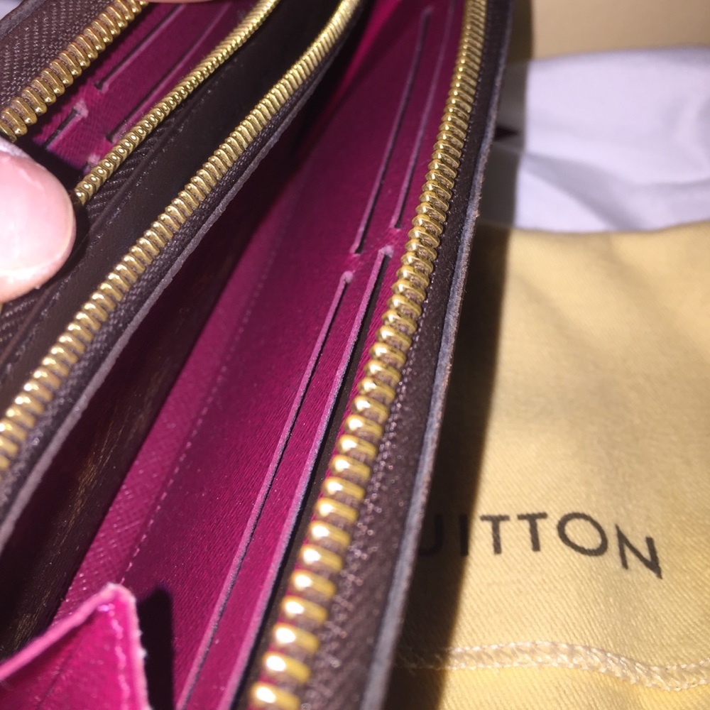 Louis Vuitton Clemente Wallet (monogram) - Picture 5 of 8