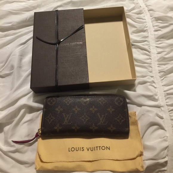 Louis Vuitton Handbags - Louis Vuitton Clemente Wallet (monogram)