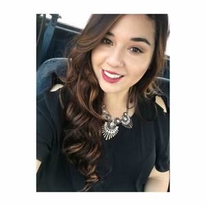 Meet your Posher, Andrea