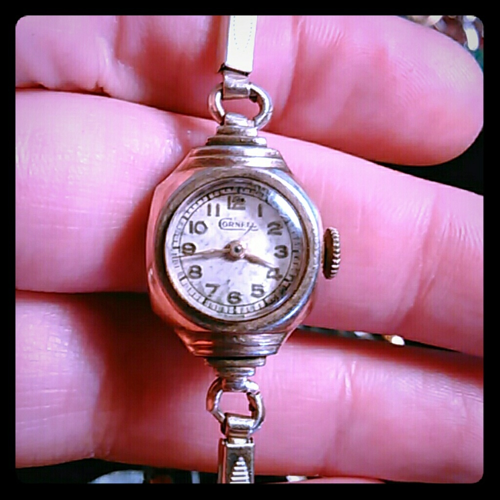 Vintage WindUp "Cornell" Ladies Watch Gem