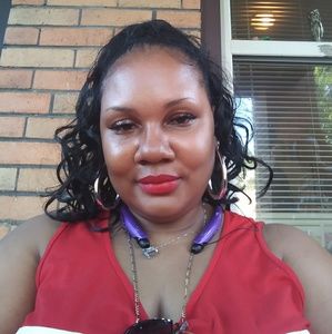 Meet your Posher, Racquel