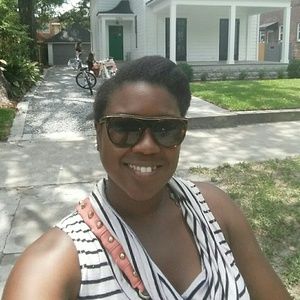 Meet your Posher, Canitha