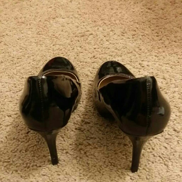 Heels - Picture 4 of 4