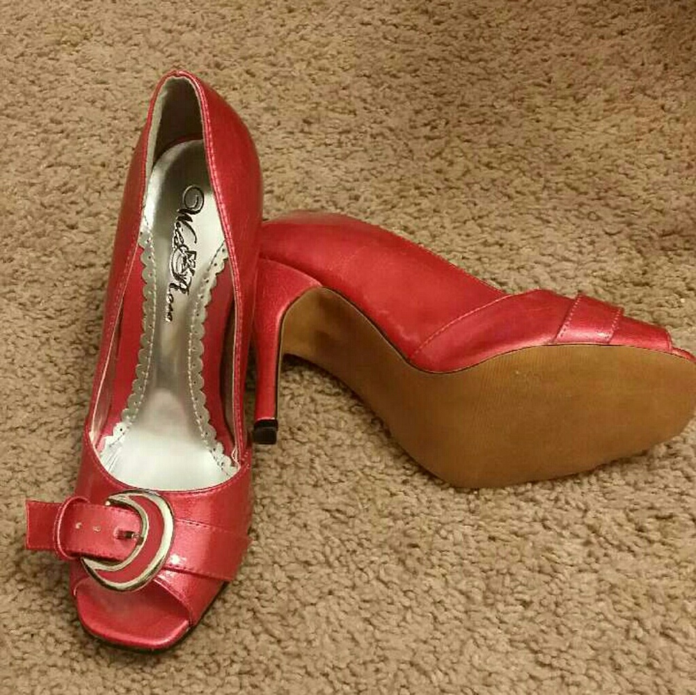 High heels - Picture 3 of 4