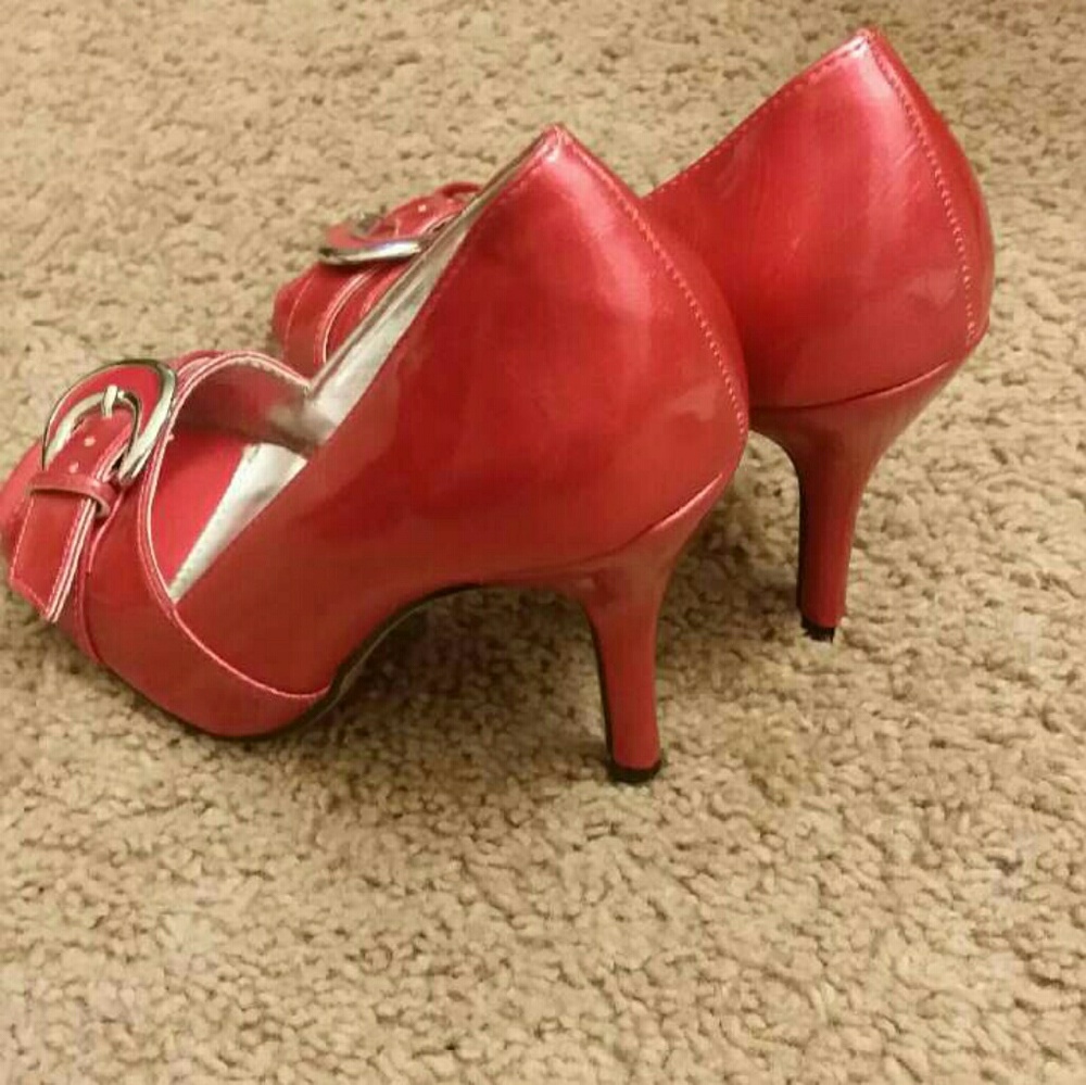 High heels - Picture 4 of 4