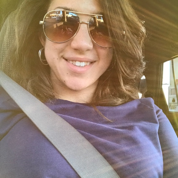 Meet your Posher, Anna - Picture 4 of 4