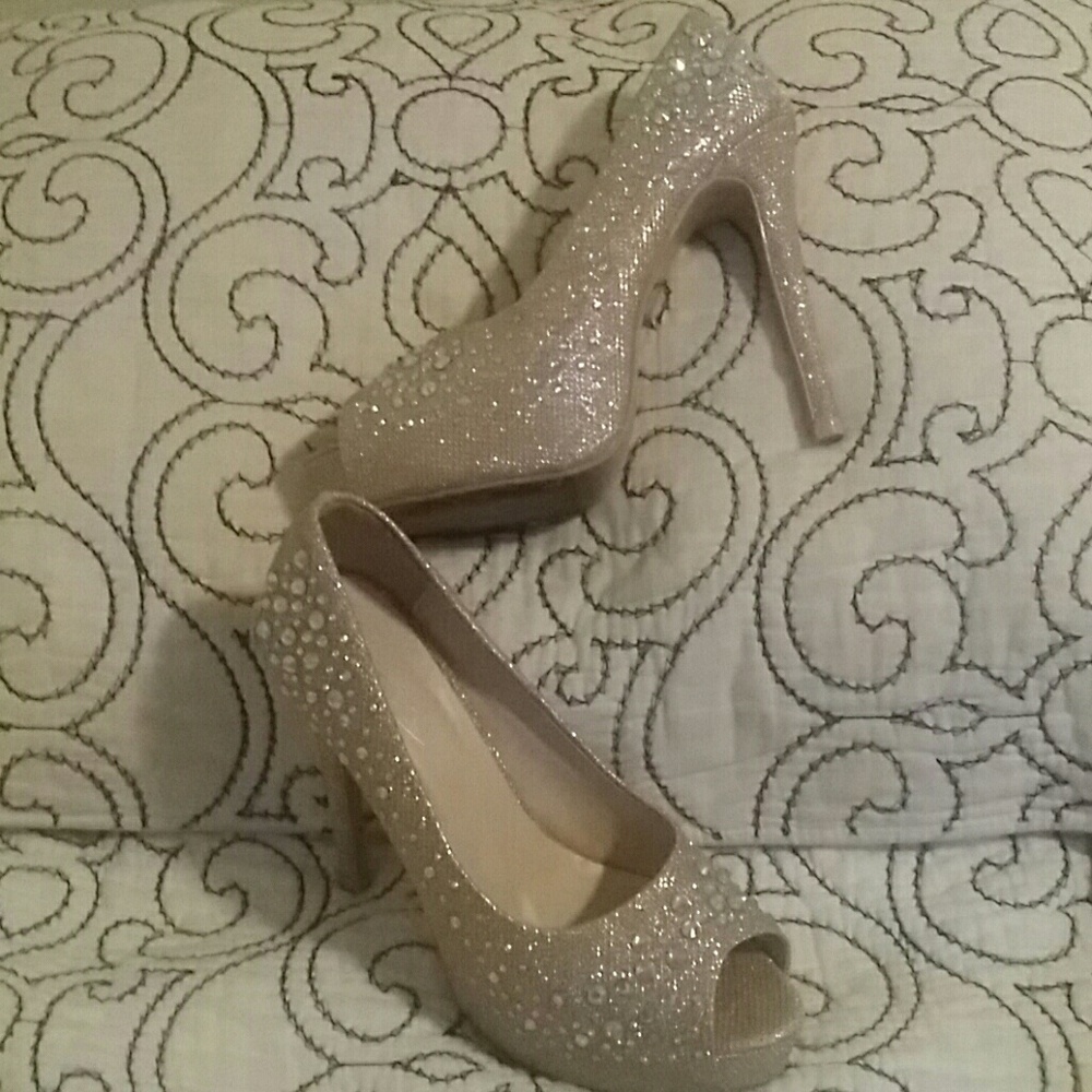 High heels - Picture 2 of 3