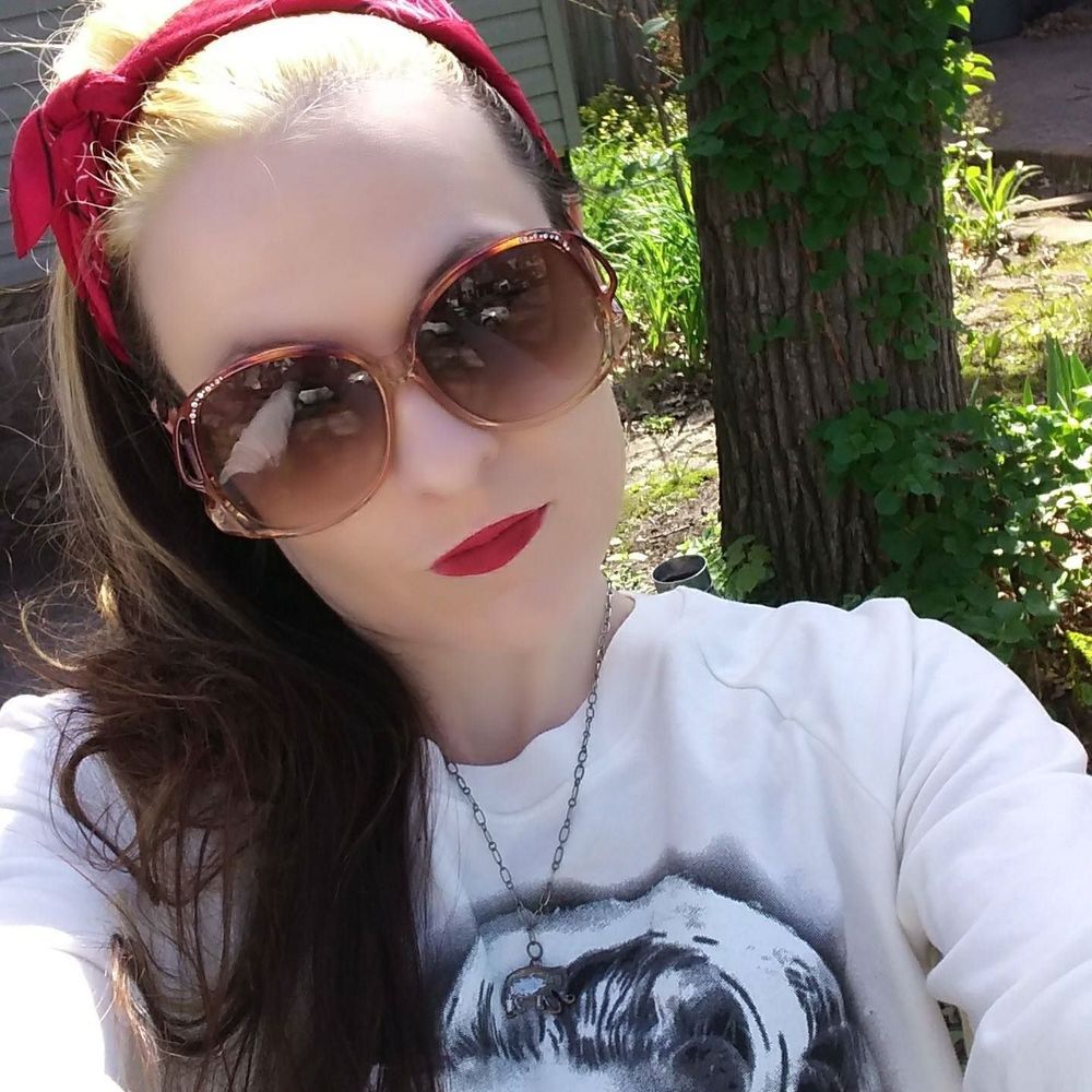 Meet your Posher, Luci