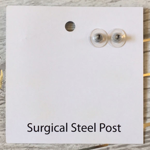 Mini Cactus Earrings 🌵 - Picture 3 of 3