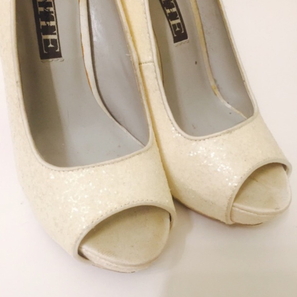 Vera Wang White sparkle wedding heels