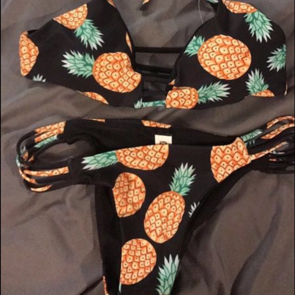 Halter pineapple bikini