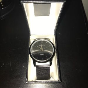 (AUTHENTIC) titanium quartz watch