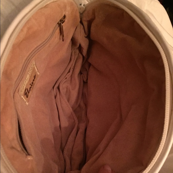 Vintage ELAINE SMALL WHITE LEATHER HANDBAG, OH MY! - Picture 4 of 6