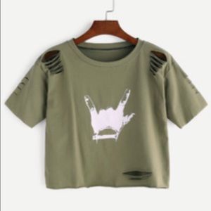 Cropped ROCK ON shirt