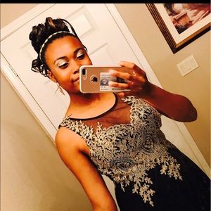 Meet your Posher, Arielle