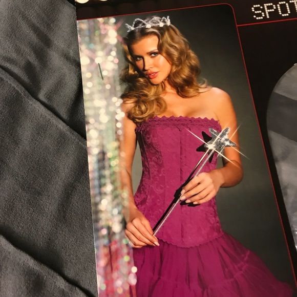 Fredericks of Hollywood Princess Kit👑 - Picture 2 of 4