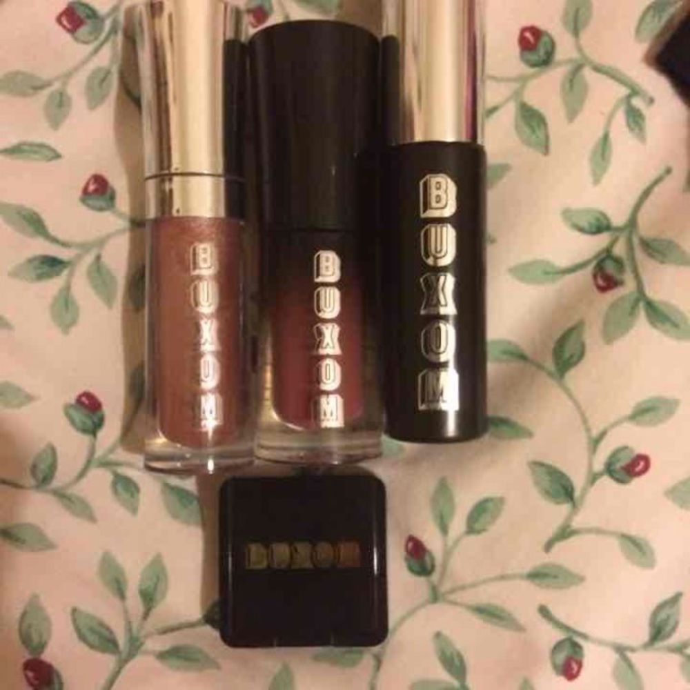 Buxom sexy little habits and NARS blush