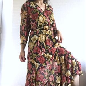 FLORAL RUFFLED MIDI DRESS!